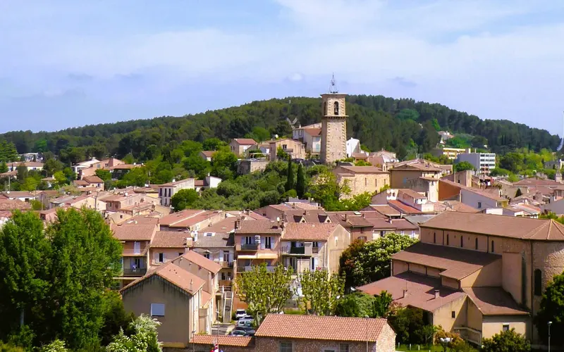 Gardanne vue de la colline des Frères, sur la promenade Cézanne