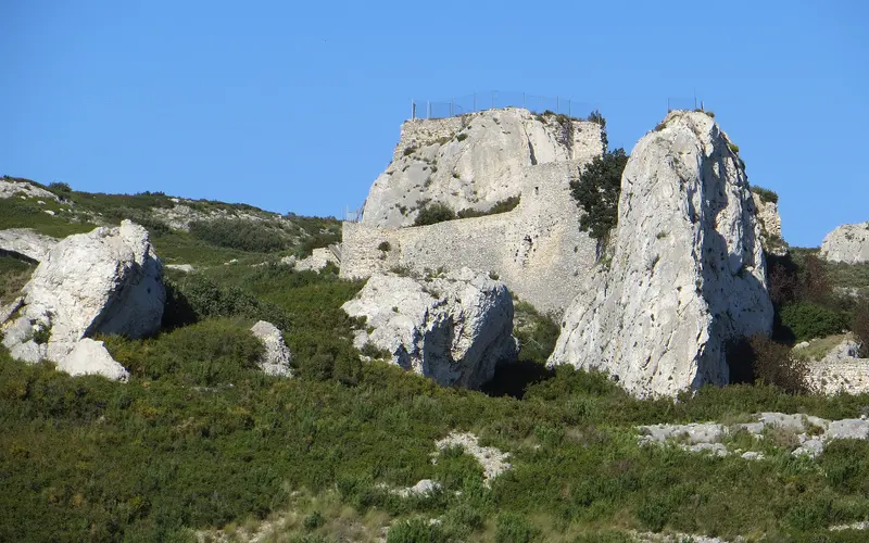 Ruins of the castrum at La Fare-les-Oliviers