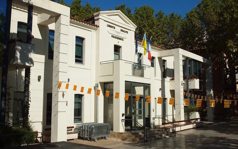 La mairie de Rousset