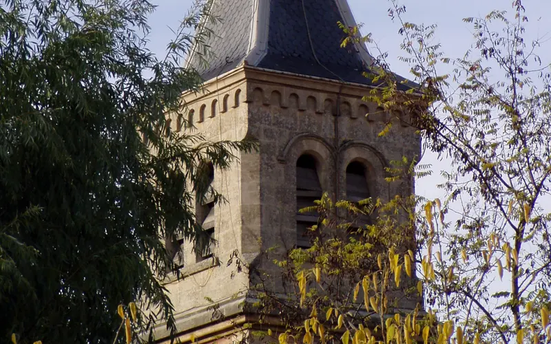 Le clocher de l'église de Venelles